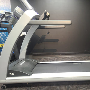 Life Fitness T5 Treadmill w/ Go Console — [Display Model]